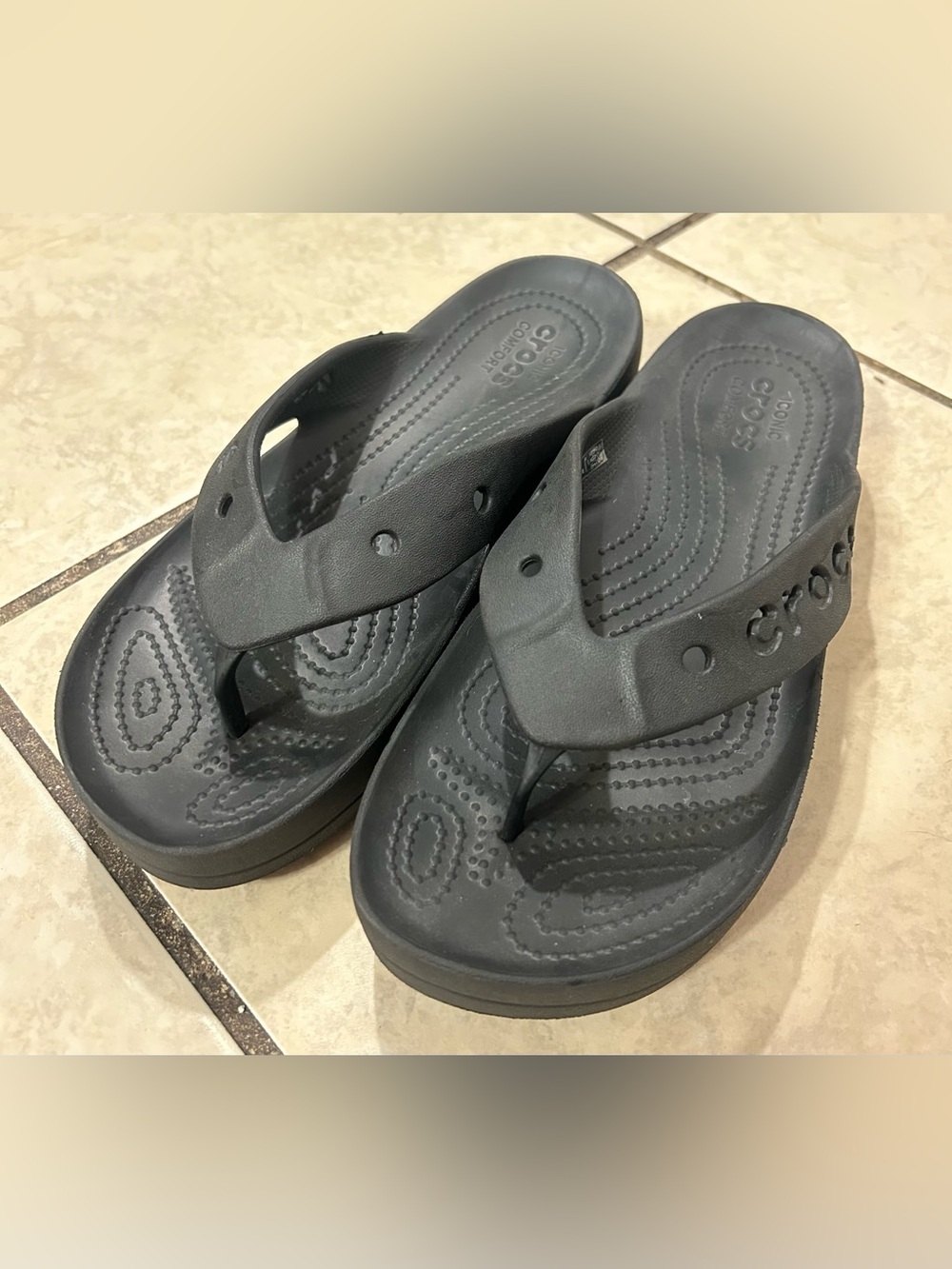 CROCS Women’s Black Thong Flip-Flop Sandals